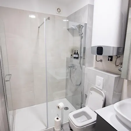 M&a Apartment *