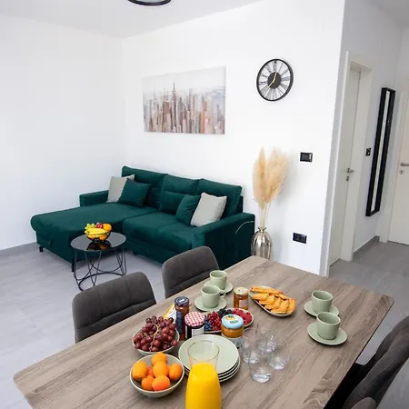 Apartment M&a Kastela