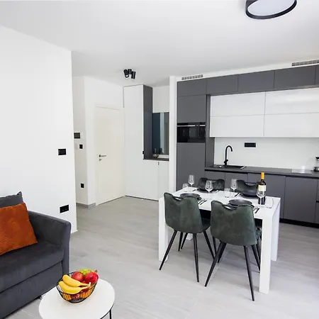 M&a Apartment *